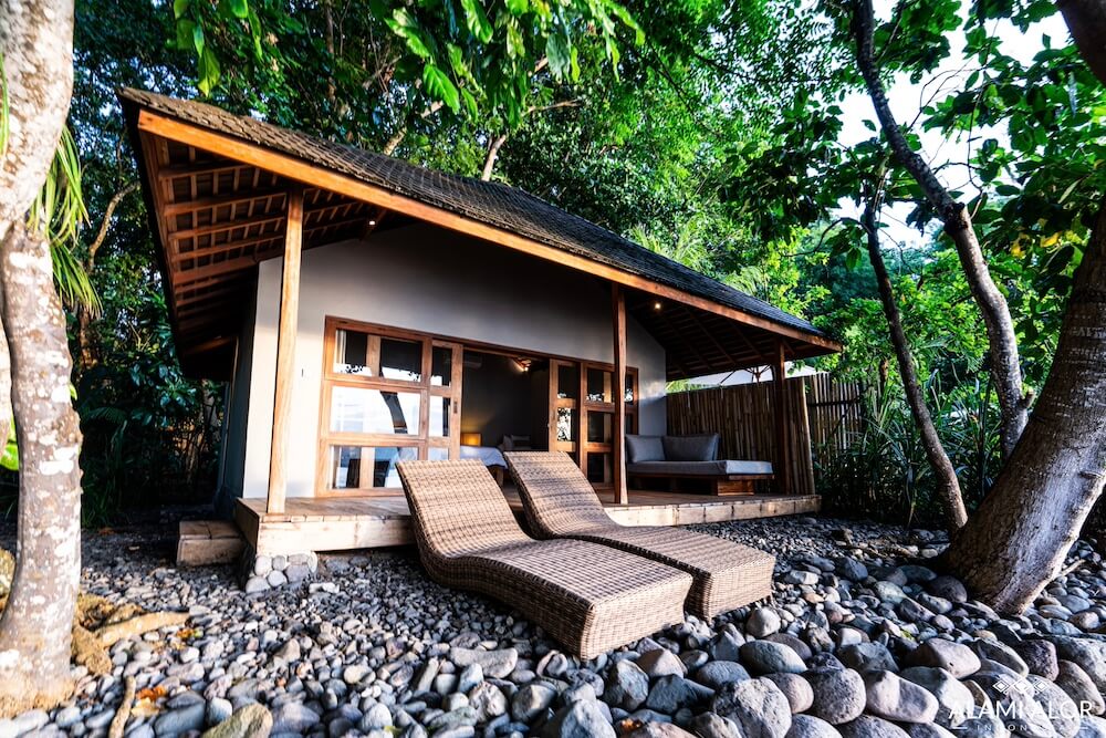 Alami Alor Beachfront Bungalow - Terrace
