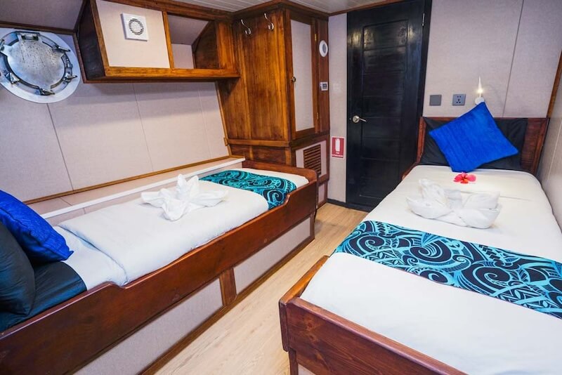 Solomons Master Classic Twin Cabin