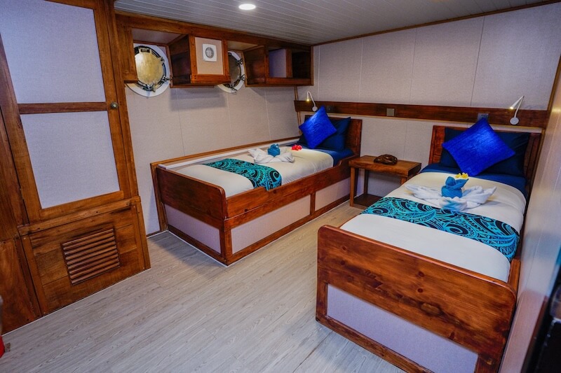 Solomons Master Premium Twin-Double Cabin (with twin beds)