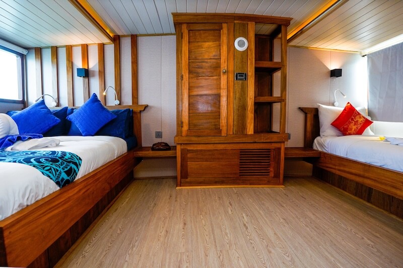 Solomons Master Superior Twin-Double Cabin (with twin beds)